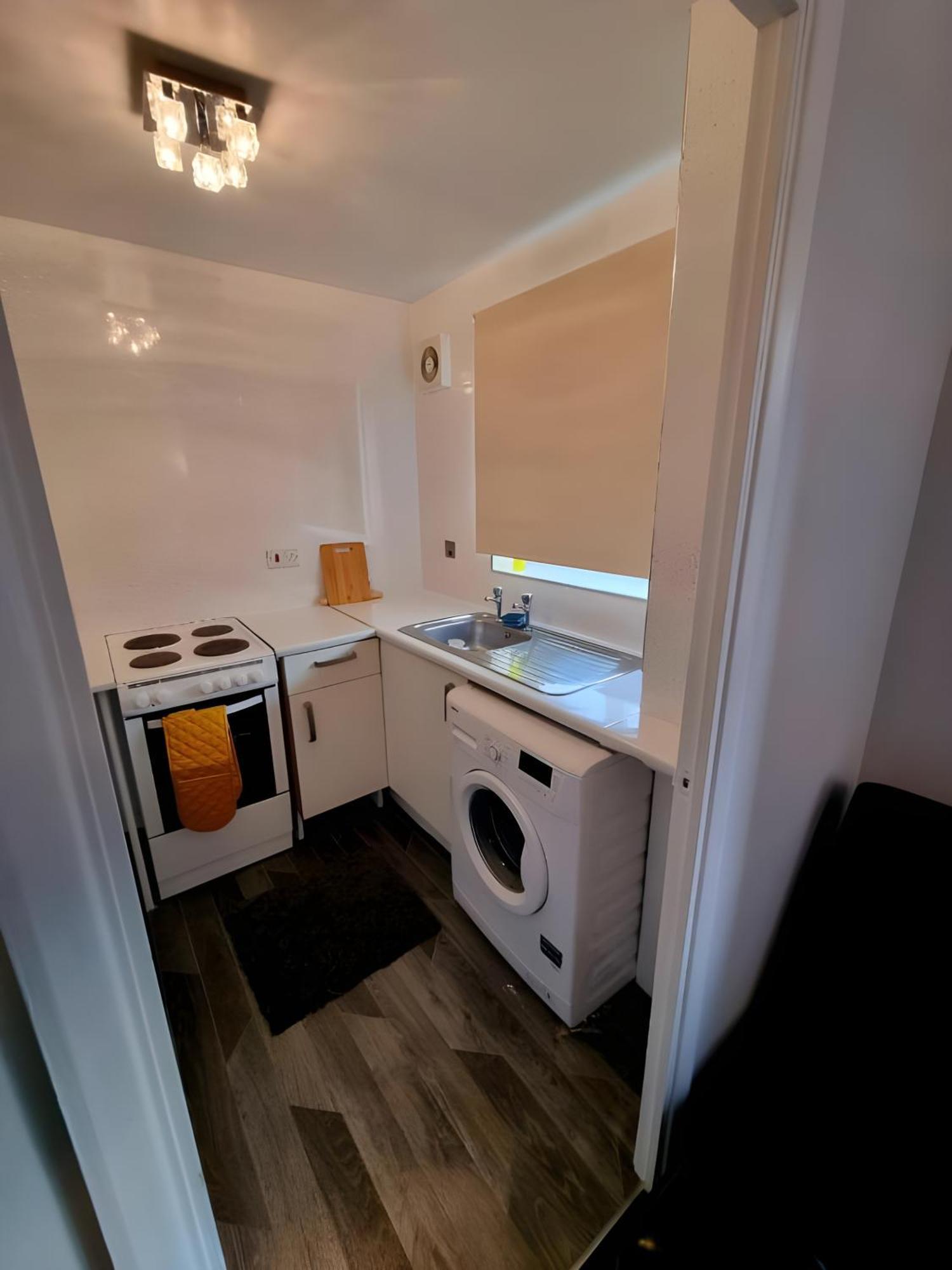 Sleek & Stylish - E15 Apartment With Parking London Exterior foto