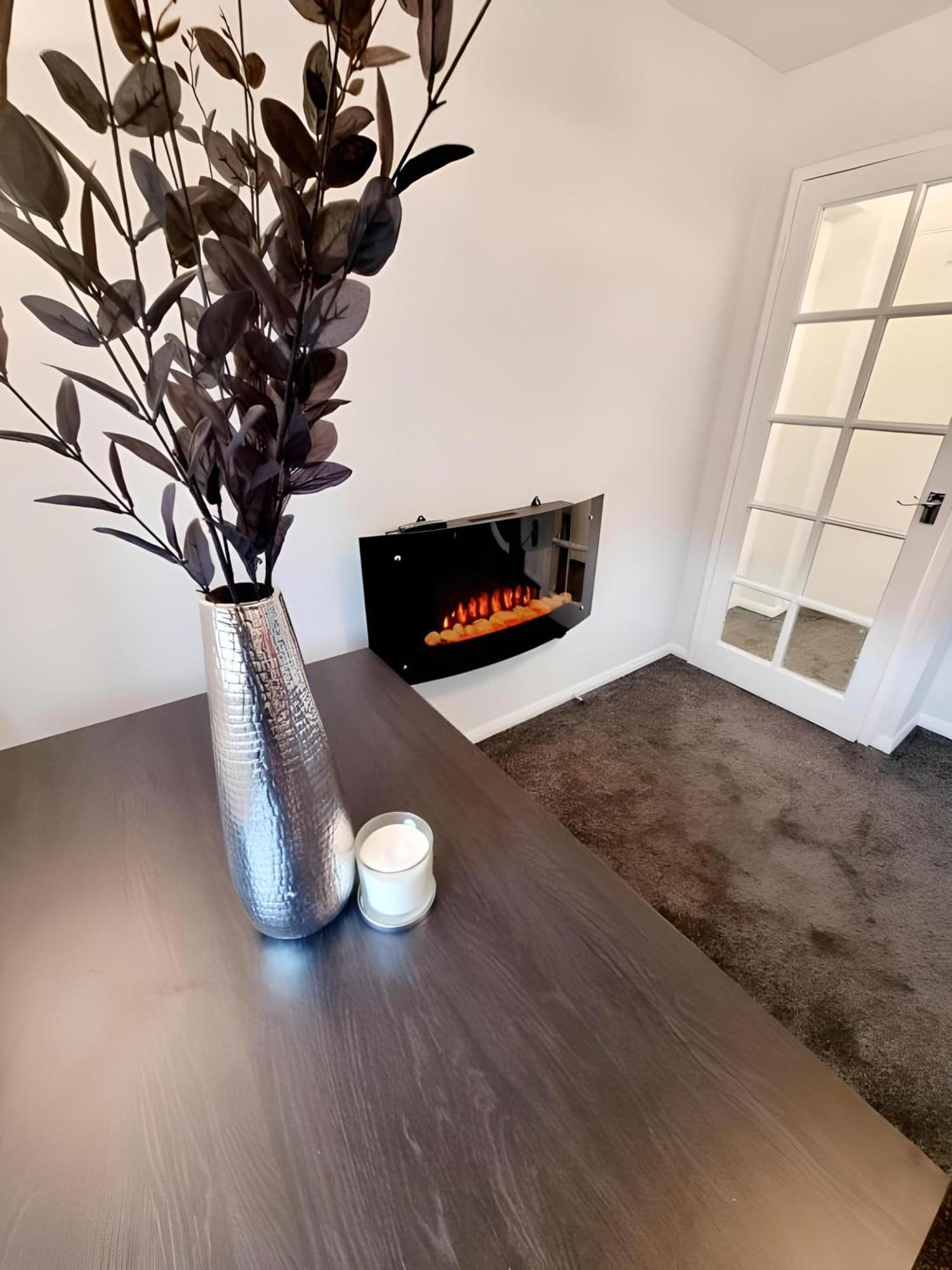 Sleek & Stylish - E15 Apartment With Parking London Exterior foto